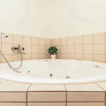 Holiday home 8 Person Holiday Home In Faaborg-By Traum