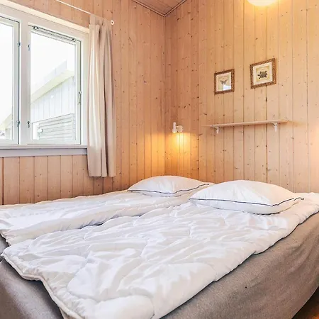 8 Person Holiday Home In Faaborg-By Traum *